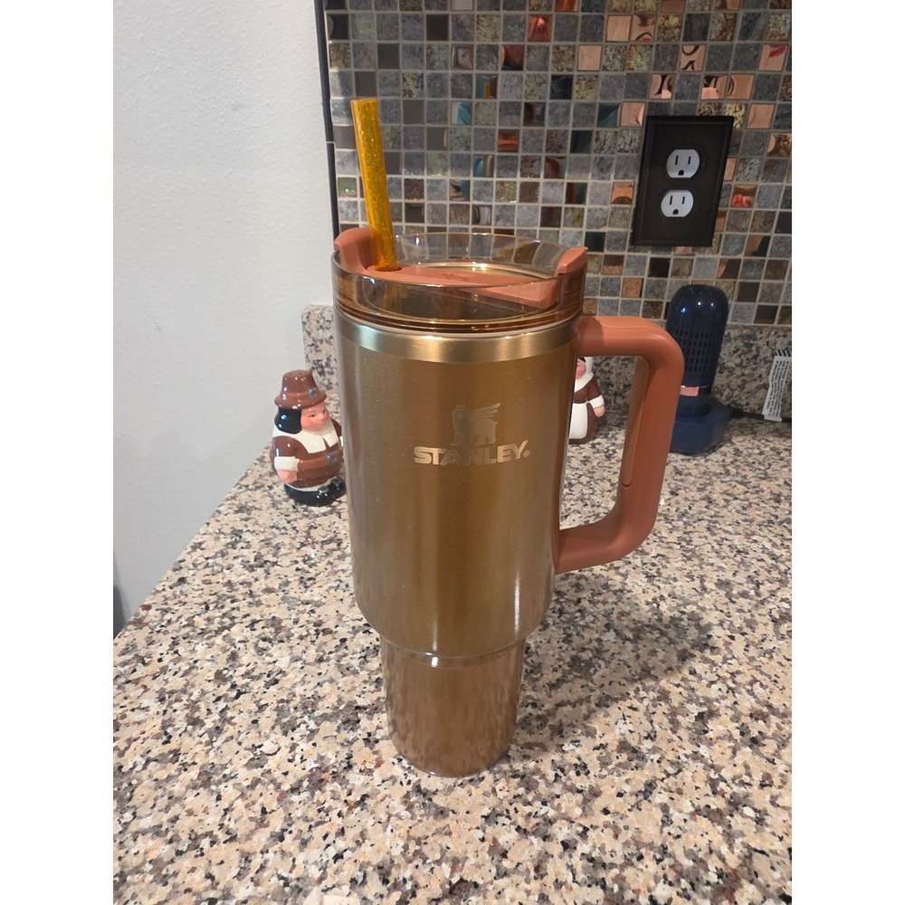 Stanley Quencher H2.0 FlowState Tumbler 40oz Metallic Gold Glitter C